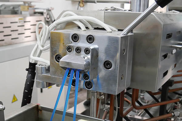 die head of lab twin screw extruder pelletizing line
