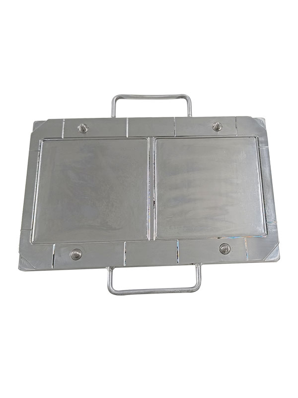 Single cavity mold